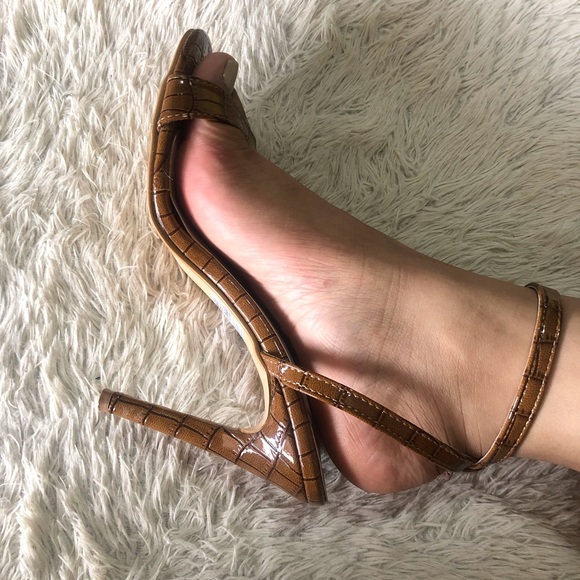 Shoes - Ankle strap stilletos